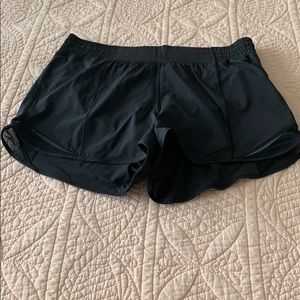 LULU LEMON HOTTY HOT SHORTS